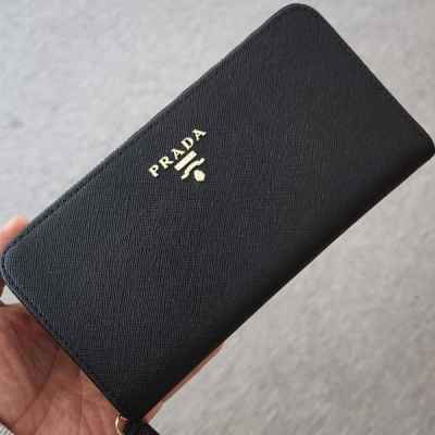 [381번] 프** 사피아노 지퍼 장지갑