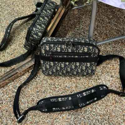 디* 옴므 메신져백