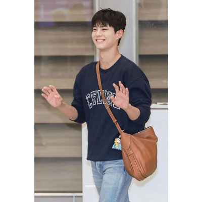 셀** 레터링 로고 박보검 맨투맨  수입