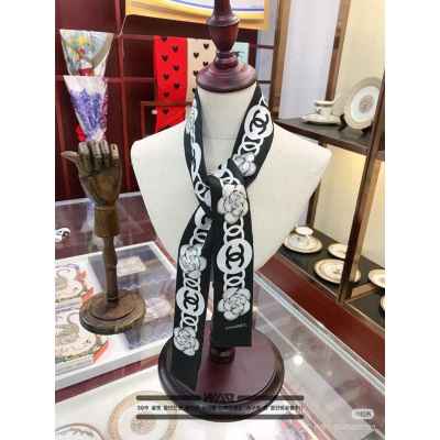 샤* 플라워 고리 패턴 블랙 스카프