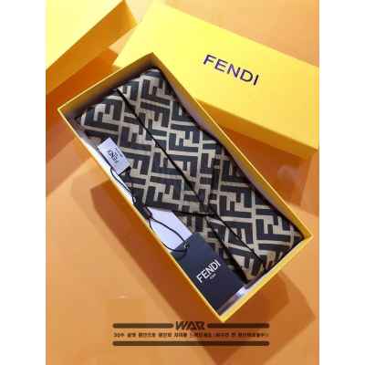 펜* 시그니쳐 FF 패턴 브라운 방도 스카프