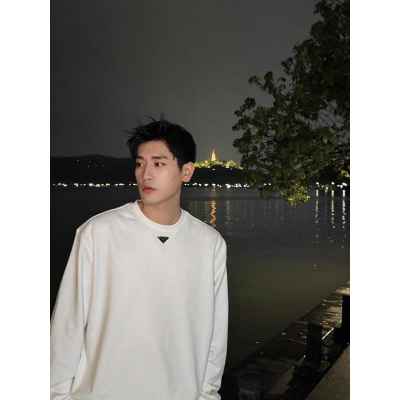 프** 넥 플레이트 맨투맨  수입