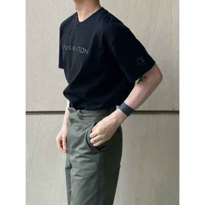루* 로고 레터링 스티치 자수 티셔츠